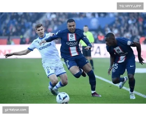 欧塞尔主场不敌马赛 遭遇联赛三连败且一球未进 欧塞尔主场不敌马赛 遭遇联赛三连败且一球未进